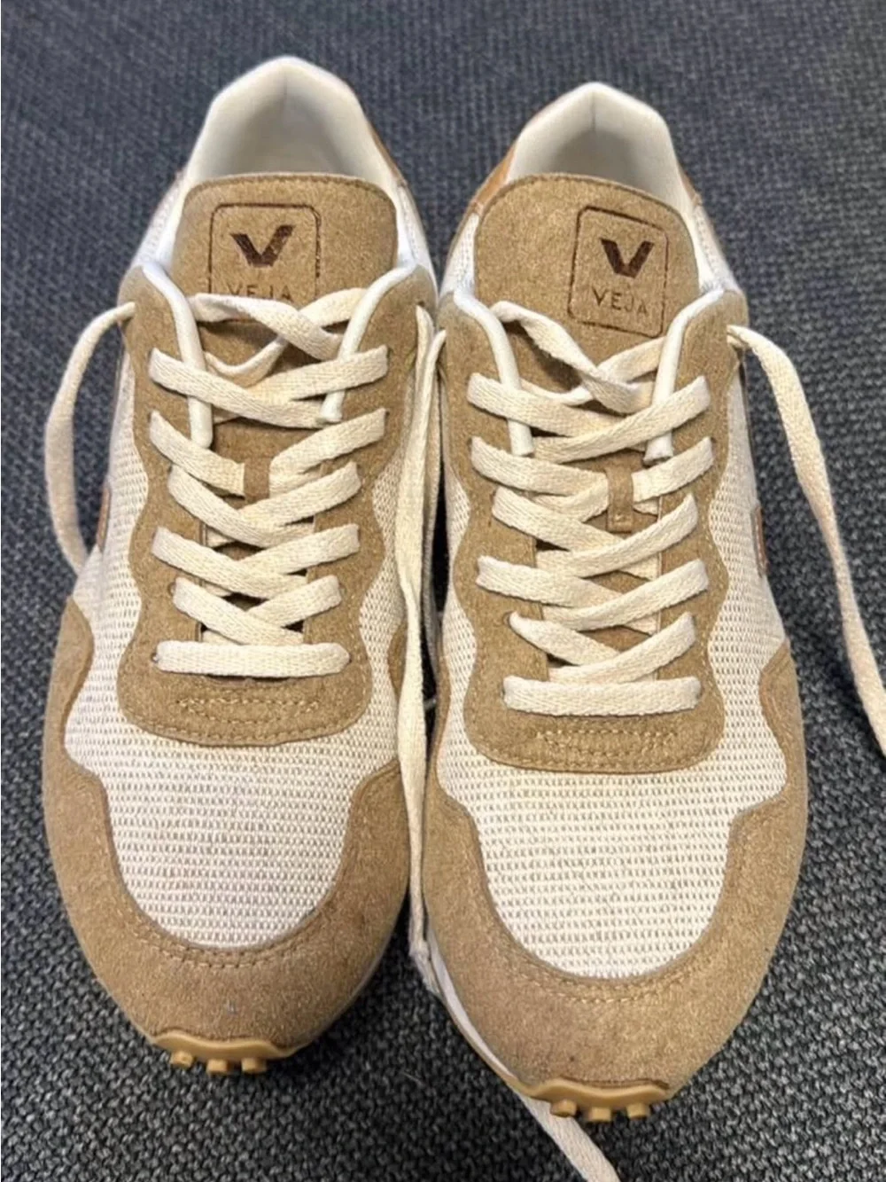 Veja Women’s Sneakers Size 10